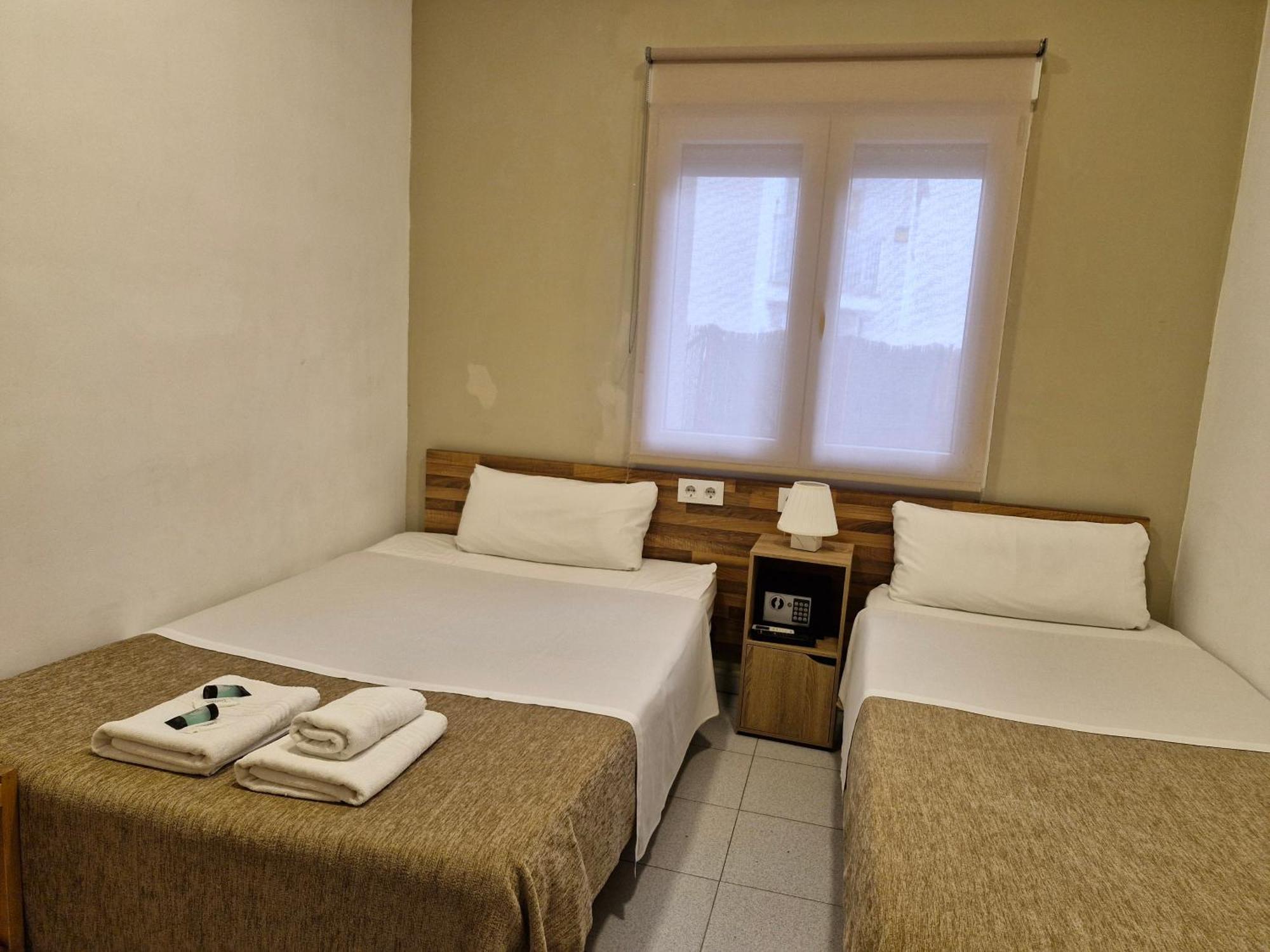 Hostal Elkano — Photos 3